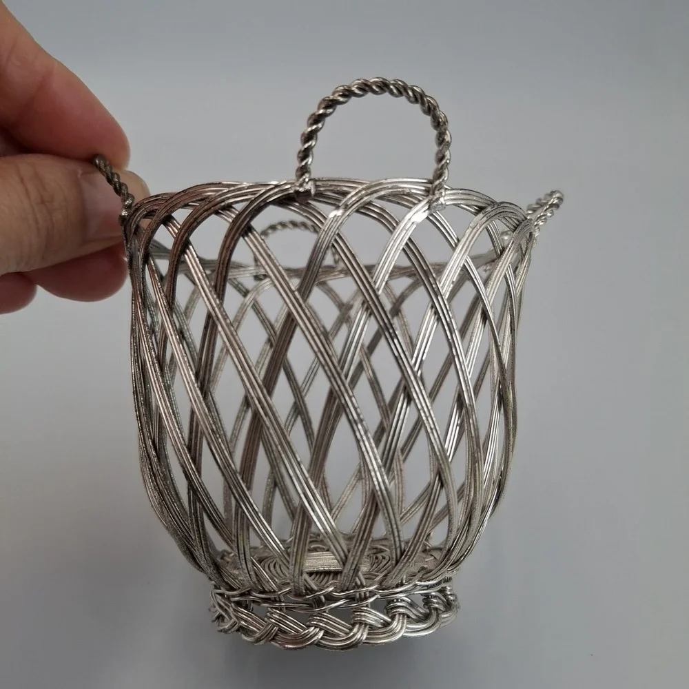 The Unbranded Brand woven wire